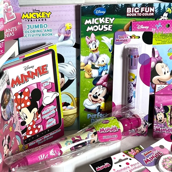 DISNEY’S MINNIE MOUSE AND FRIENDS GIFT SET - Picture 8 of 16